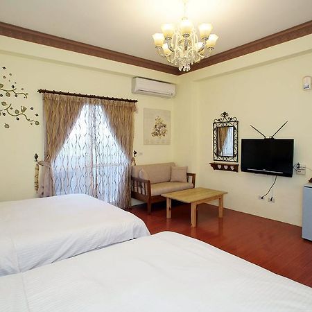 Rose Rider Guesthouse T'ai-tung Exteriör bild