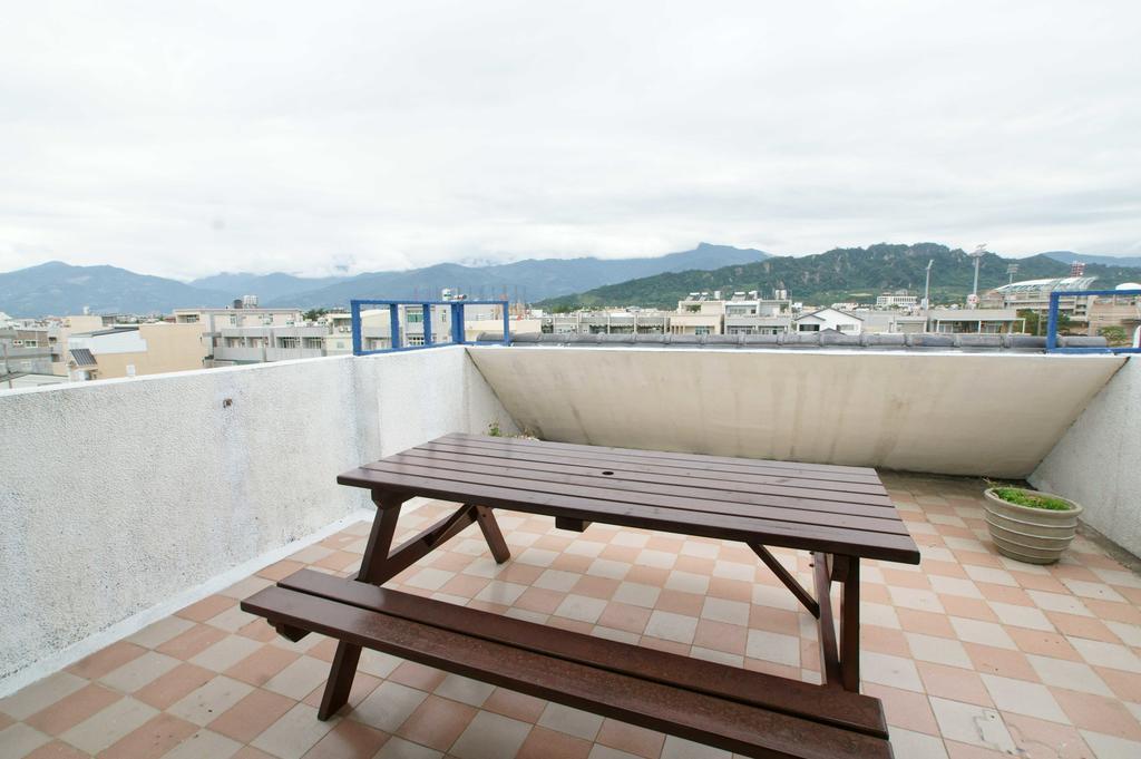 Rose Rider Guesthouse T'ai-tung Exteriör bild